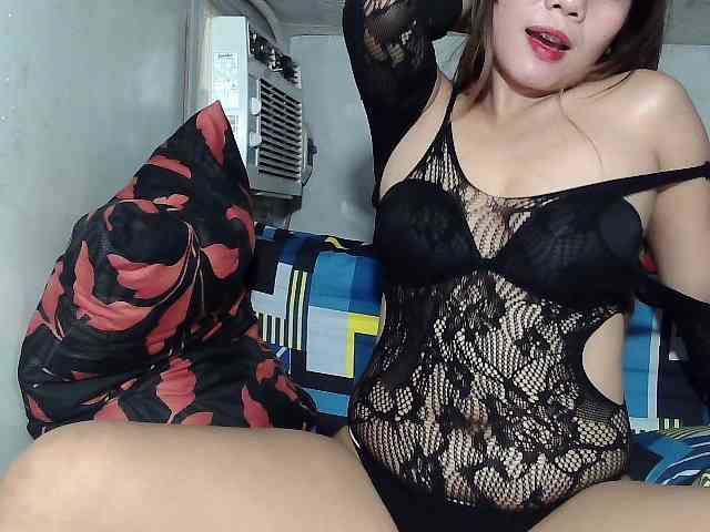 SweetKittyx22 webcam