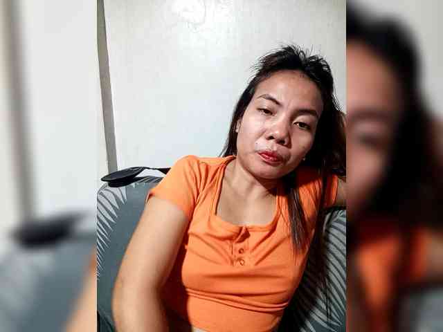 SweetKittyx22 webcam