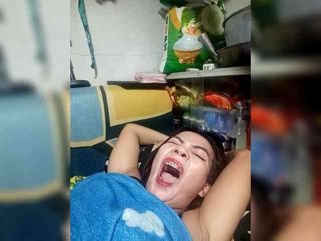 SweetKittyx22 webcam