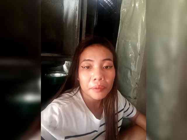 SweetKittyx22 webcam