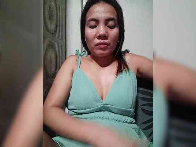 SweetKittyx22 webcam