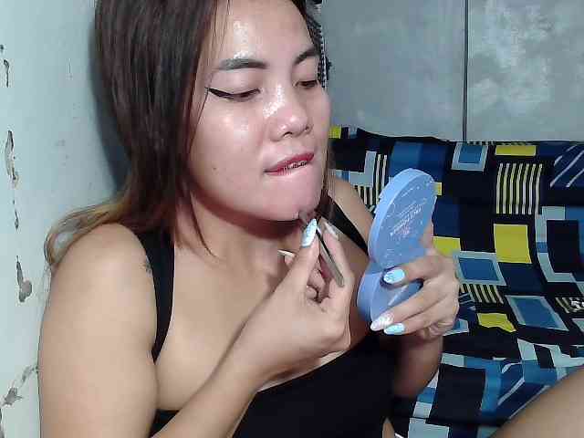 SweetKittyx22 webcam