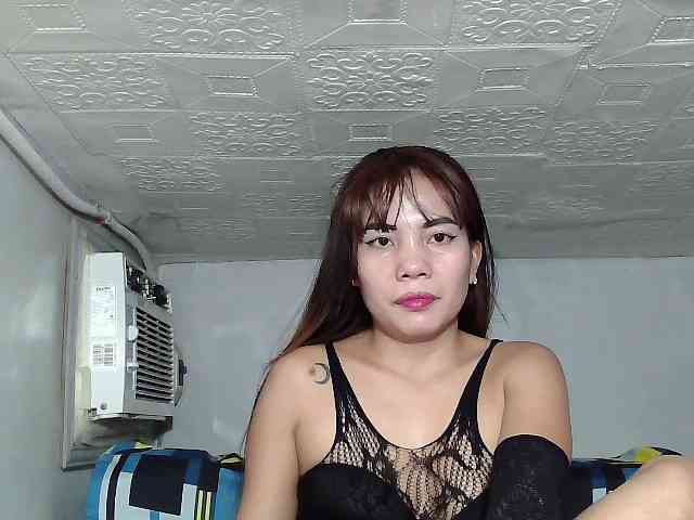 SweetKittyx22 webcam