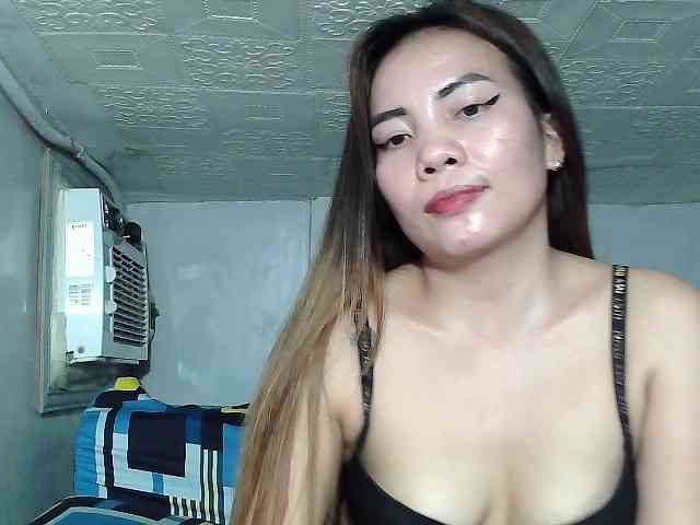 SweetKittyx22 webcam