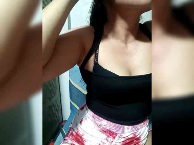 SweetKittyx22 webcam