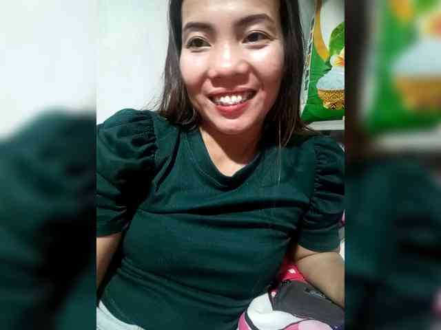 SweetKittyx22 webcam