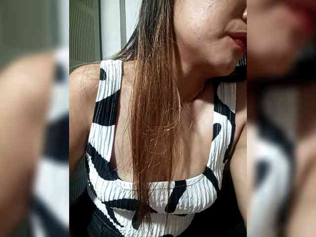 SweetKittyx22 webcam