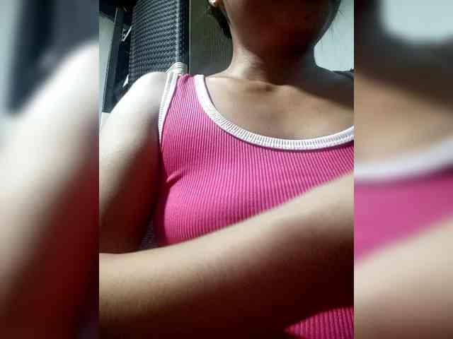 SweetKittyx22 webcam