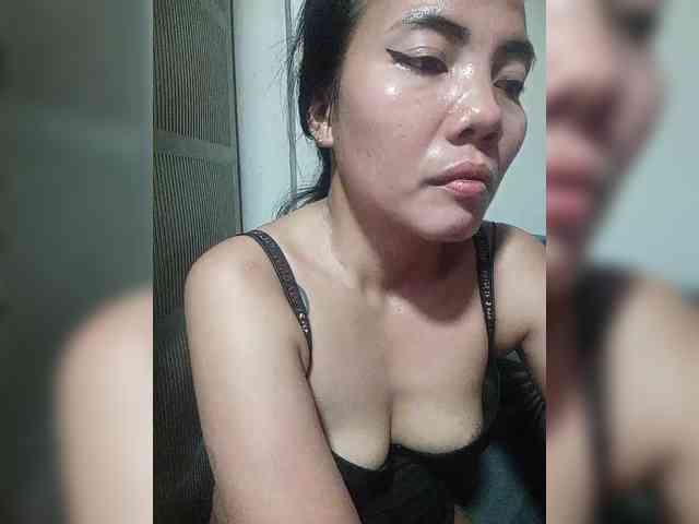 SweetKittyx22 webcam