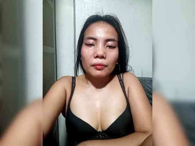 SweetKittyx22 webcam