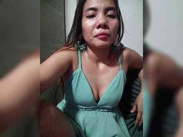 SweetKittyx22 webcam