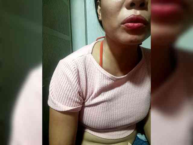 SweetKittyx22 webcam