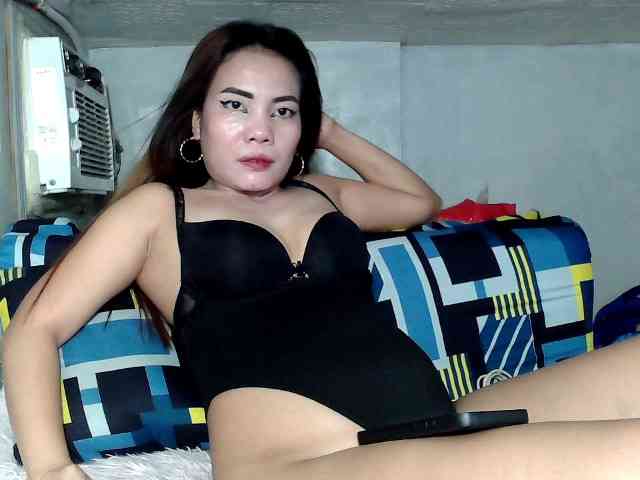 SweetKittyx22 webcam