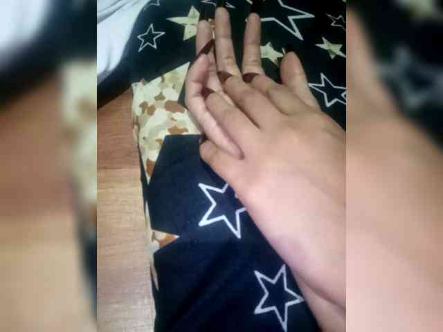 SweetKittyx22 webcam