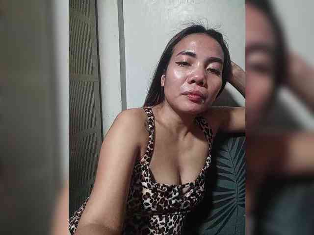 SweetKittyx22 webcam