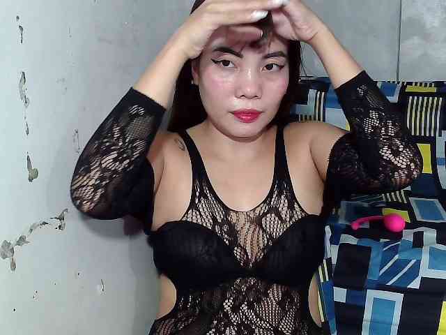 SweetKittyx22 webcam