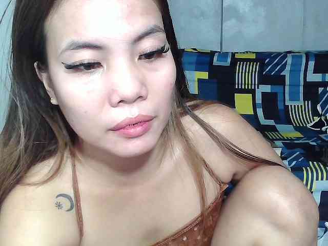 SweetKittyx22 webcam