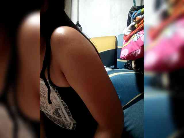 SweetKittyx22 webcam