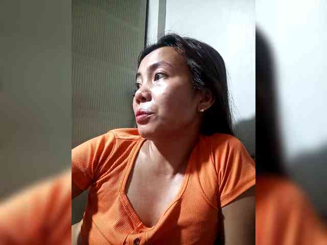 SweetKittyx22 webcam