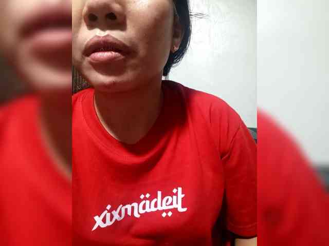 SweetKittyx22 webcam