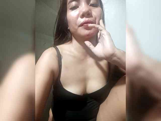 SweetKittyx22 webcam