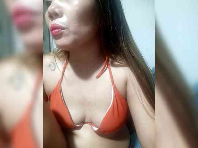 SweetKittyx22 webcam