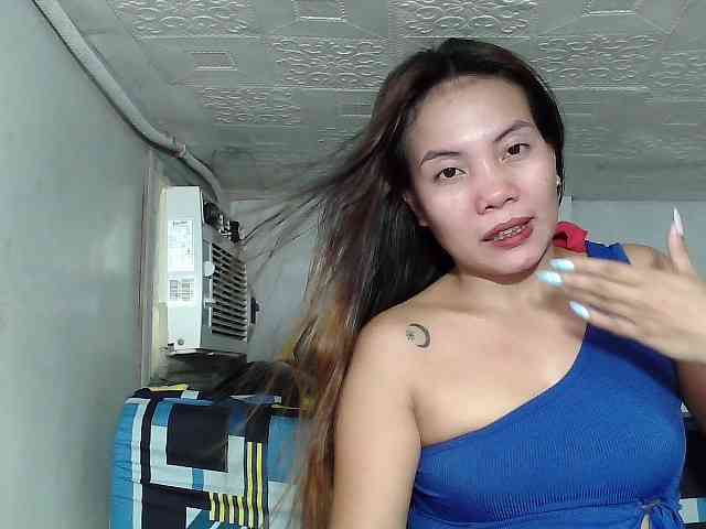 SweetKittyx22 webcam