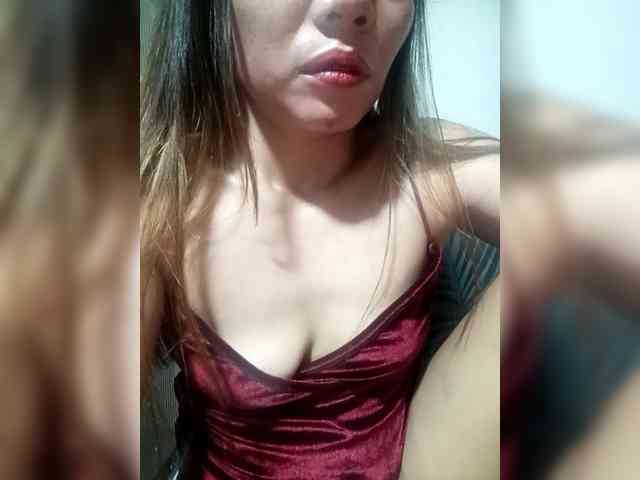 SweetKittyx22 webcam