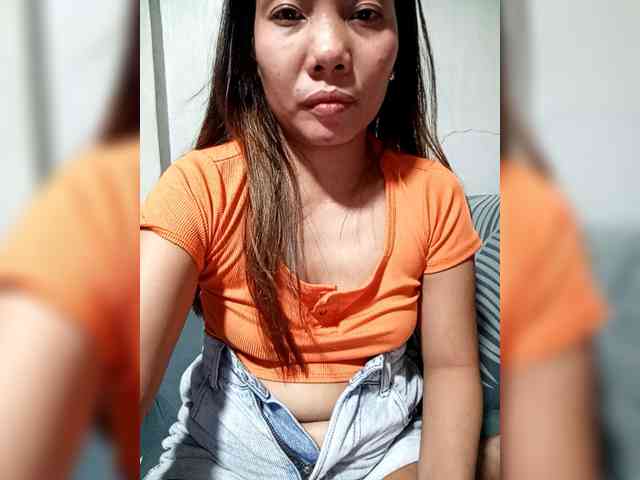 SweetKittyx22 webcam