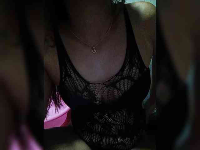 SweetKittyx22 webcam