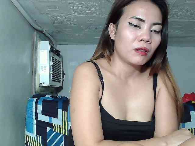 SweetKittyx22 webcam