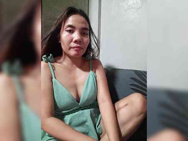 SweetKittyx22 webcam