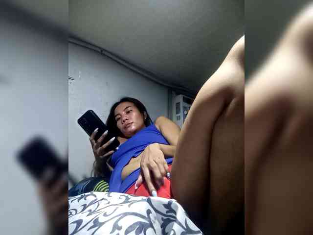 SweetKittyx22 webcam