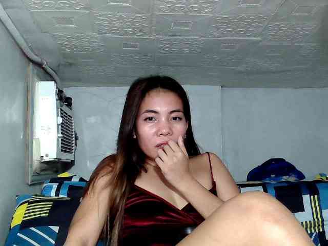 SweetKittyx22 webcam