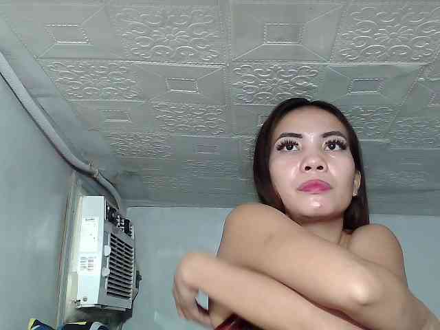 SweetKittyx22 webcam