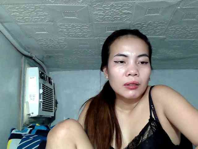 SweetKittyx22 webcam