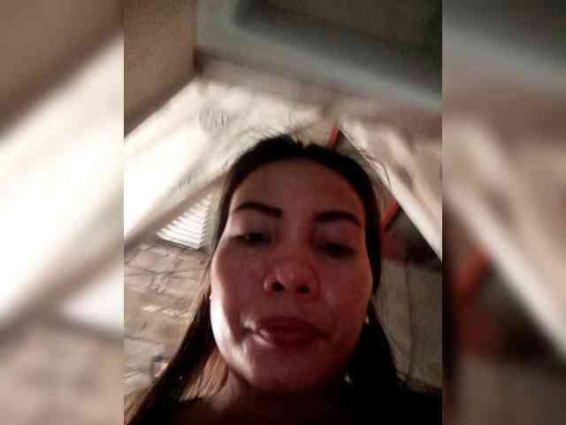 SweetKittyx22 webcam