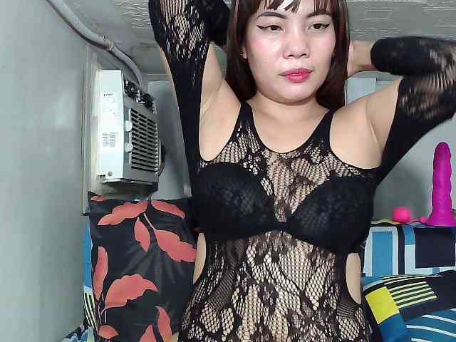 SweetKittyx22 webcam