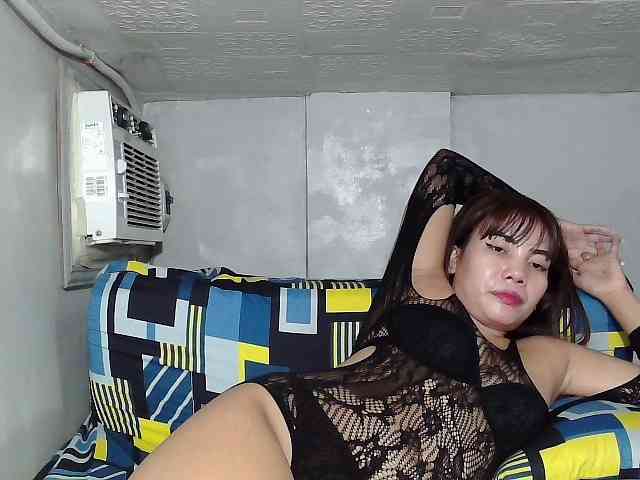 SweetKittyx22 webcam