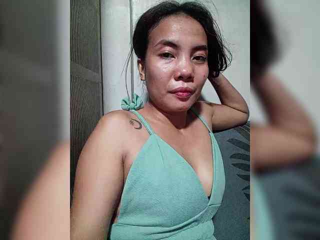 SweetKittyx22 webcam