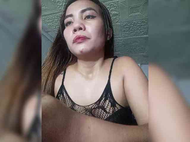 SweetKittyx22 webcam