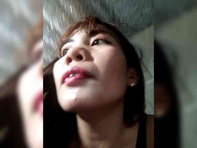 SweetKittyx22 webcam