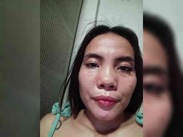 SweetKittyx22 webcam