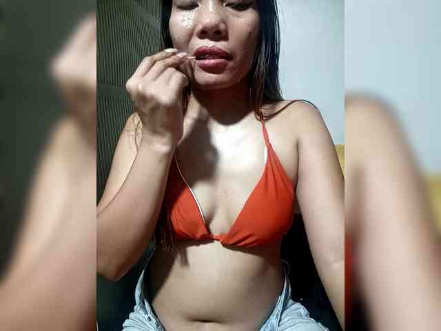 SweetKittyx22 webcam