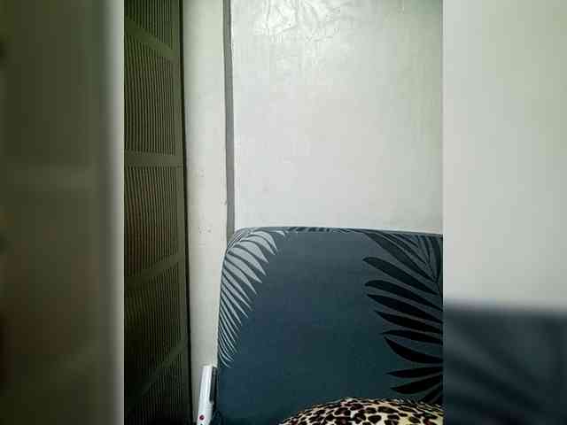 SweetKittyx22 webcam