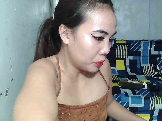 SweetKittyx22 webcam