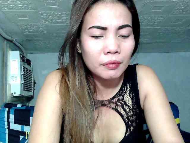 SweetKittyx22 webcam