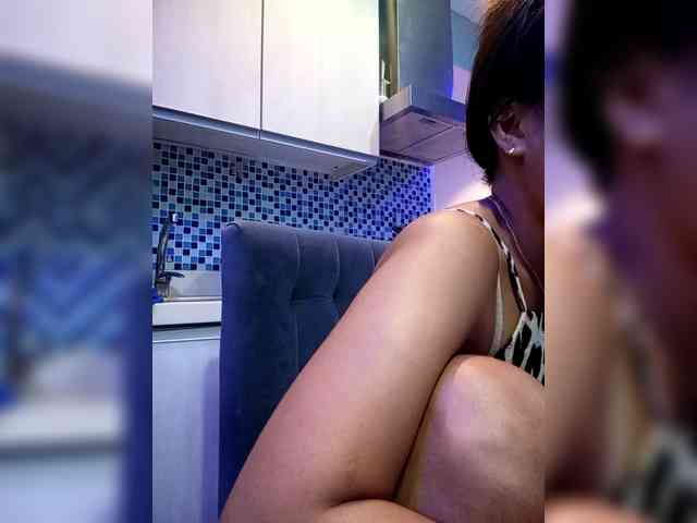 SweetKittyx22 webcam