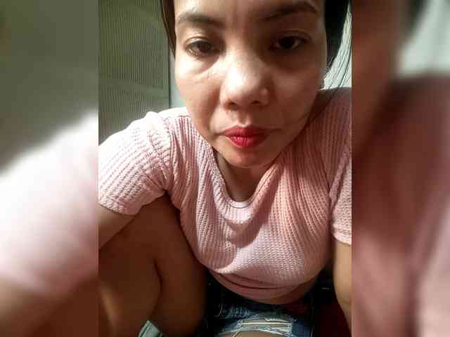 SweetKittyx22 webcam