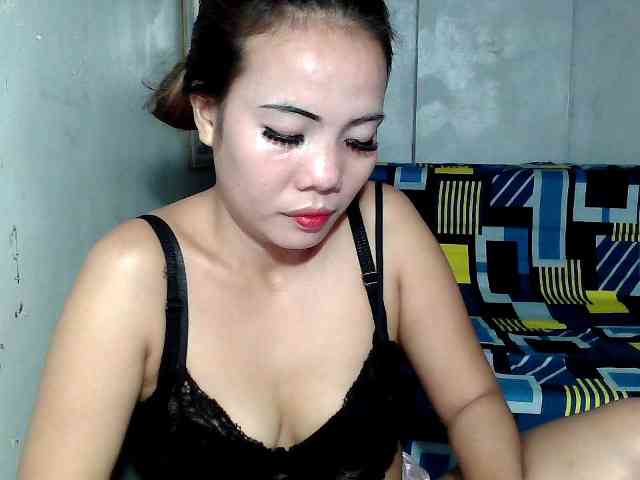 SweetKittyx22 webcam